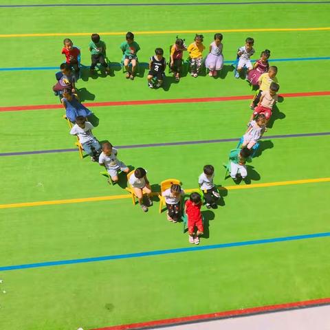 我们小班毕业了