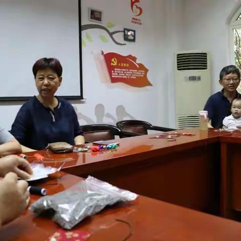 城隍庙社区党建引领社区互动系列活动之“巧手缝香包·情浓端午节”