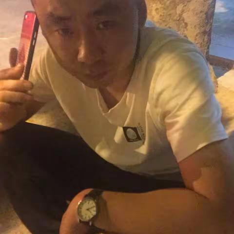 爸爸节日快乐，谢谢爸爸的付出，我会做一个听话懂事的好孩子，爸爸我永远爱你❤️