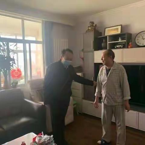 平顶山市城市管理局开展春节慰问离退休老干部、困难党员、职工活动