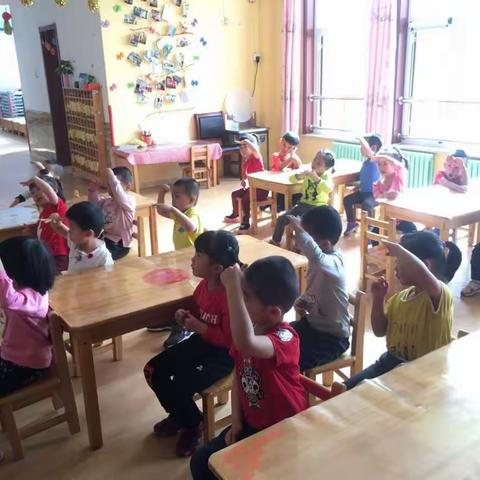 正蓝旗呼斯楞幼儿园萌芽十六班一日活动分享