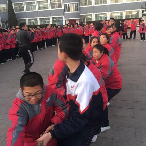 怀仁四中迎新年拔河比赛