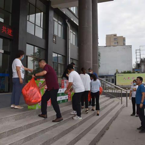 县总工会到县疾控中心 开展“夏送清凉”慰问活动