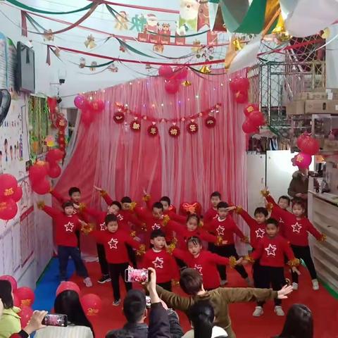 2022年星星亲子园元旦节目圆满成功！