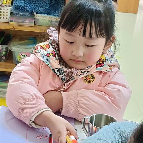 幼儿园一周美好的生活结束了✨，幼儿园离不开孩子们的欢声笑语😊，让我们一起期待，下周幼儿园的美好生活吧！