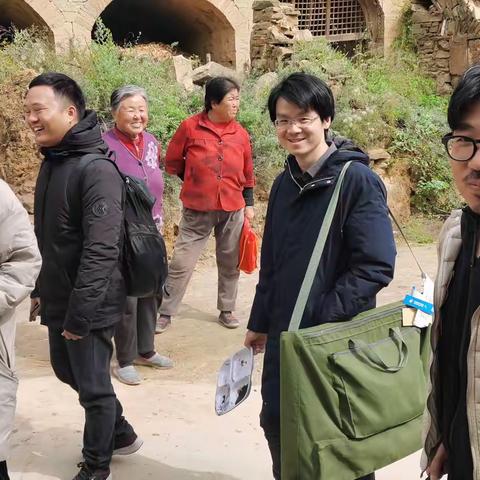 小山村来了艺术家