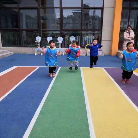 众兴实验小学幼儿园小班组运动会技能比赛