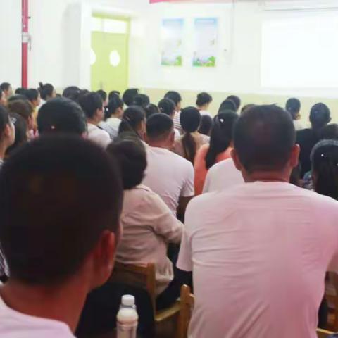 城头公办中心幼儿园暑假班汇报演出活动