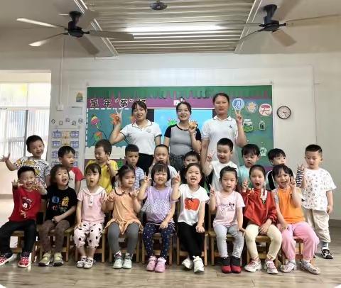 海口市龙华区新电力幼儿园———小二班3月份精彩瞬间