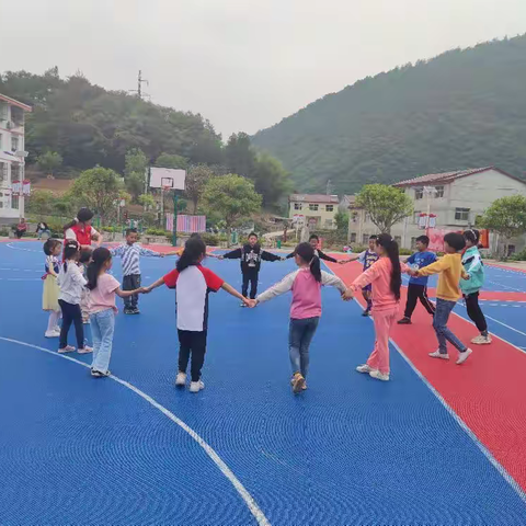 宣传安全知识，弘扬志愿精神