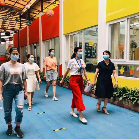 万事俱备迎督查，返园结友回天丽