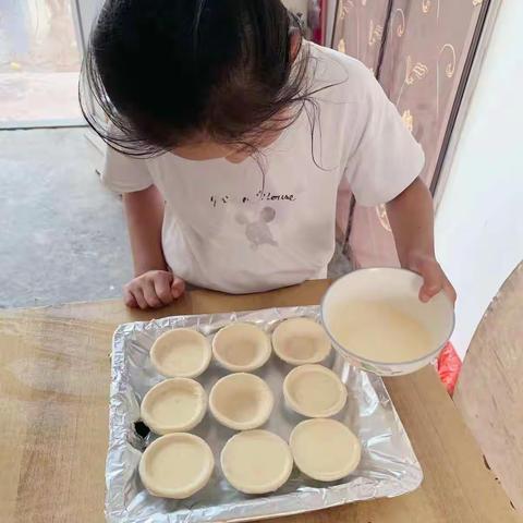 小学生从小爱劳动——许安子中心小学三年级