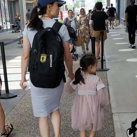 和媽媽一起逛奧特萊斯