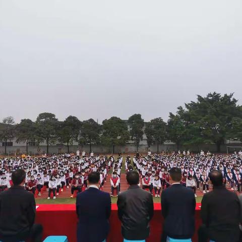 凝心聚力续梦想  踔厉奋发育新人——东凤二中举行2022-2023学年第二学期开学典礼