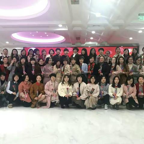 马屿镇一中举办庆“三八”妇女节文艺晚会