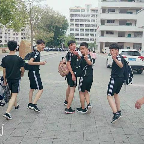 毕业了，爱不散场