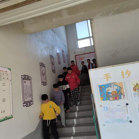 预防踩踏，珍爱生命——张北学校防踩踏疏散演练