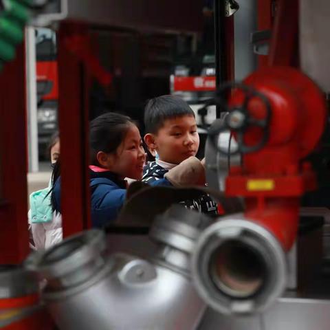 走近消防队，感受消防情