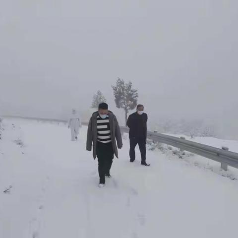 基层一线攻坚克难，确保核酸采集清零