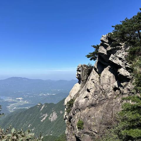 自由没有方向，山和湖泊皆是归宿