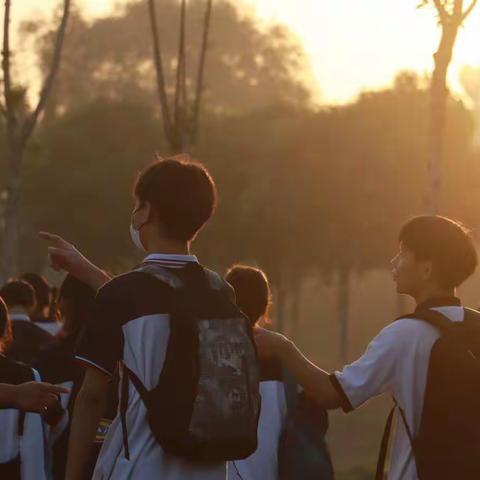 磨砺意志，圆梦2023——巩义中学举行2023届高三学子23公里远足拉练活动