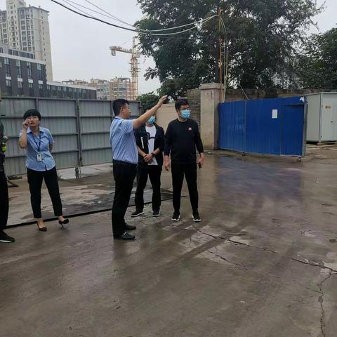 中华大街街道走访辖区项目单位
