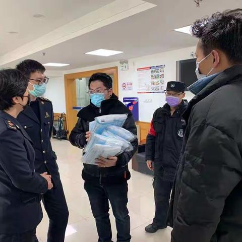 守望相助，共克时艰，淮中辖区爱心商户主动捐赠口罩