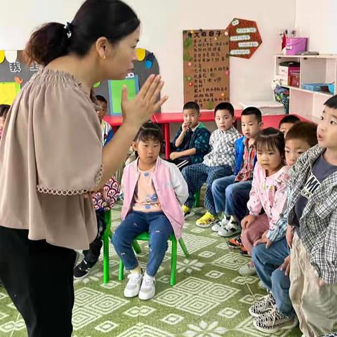 防震减灾  安全“童”行——高陵区小精灵幼儿园防震演练活动