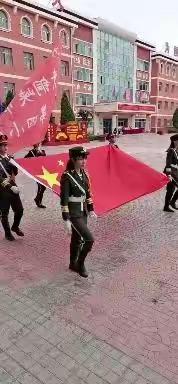 美乐四小团结向上，努力拼搏奋勇争先﻿，绽放活力共创未来。