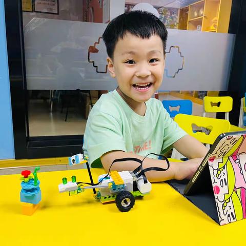 姚常彧小朋友的乐高小小发明家之旅