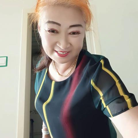 于2020年在北京自拍大头照！女儿买的一束鲜花特配衬留照！🌹🌹🌹🌹🌹🌹🌹🌹🌹🌹