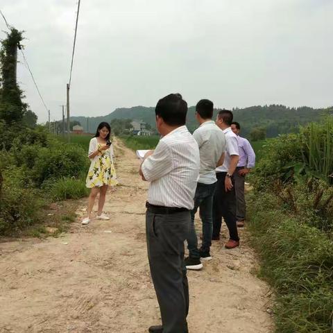 县扶贫办对市直结对帮扶项目实地核查