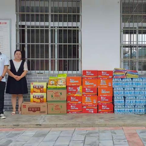 县委办积极筹措物资做好包扶村防汛工作