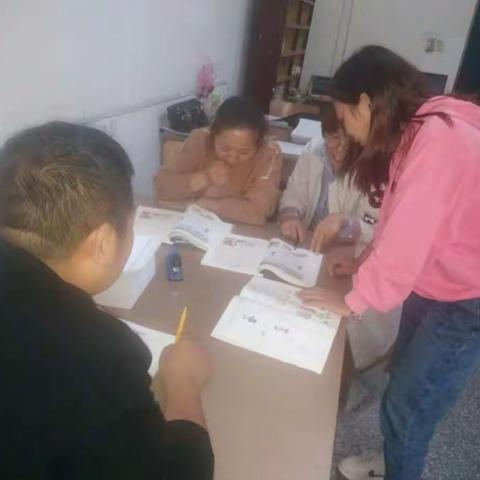 【绽放精彩】素养提升成就你我――西关学校教师专业素养提升活动之三年级数学组9月份教研活动剪影