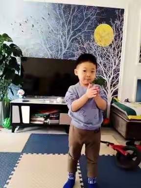 “成长不延期，让爱永相伴”城东乡中心幼儿园小一班亲子课堂