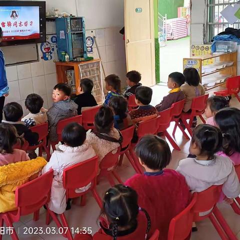 “学雷锋，做好娃娃”华佗幼儿园小班