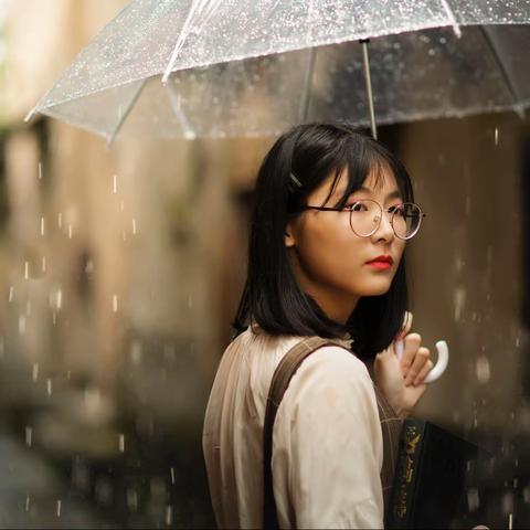 《 雨 秋 》