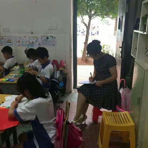 热情主动督导 热心细心指导 ——城区小学片督学来樟树坪小学督查工作