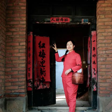 那山、那水、那村的小芳们