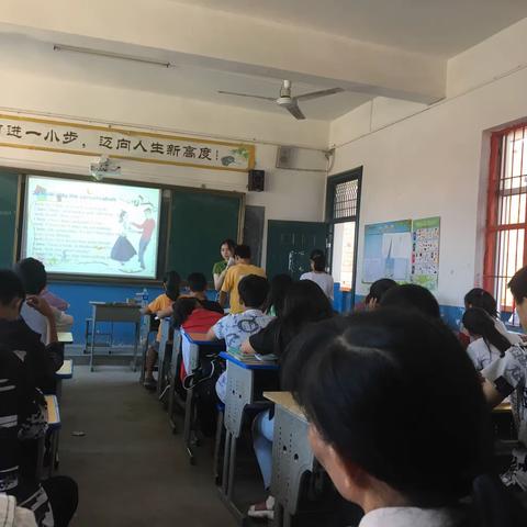 新人登台，秀我风采!——学校新入职教师公开教学活动。