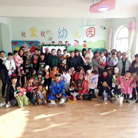 小二班迎元旦森林狂欢节