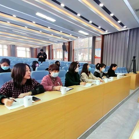 青年有为，成长有道——胶州市小学美术公开课教学研讨暨青年教师听评课活动纪实