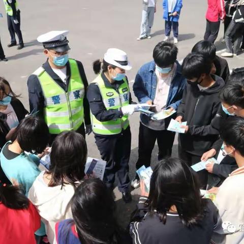 宜阳交警深入南陲山区巡回宣传