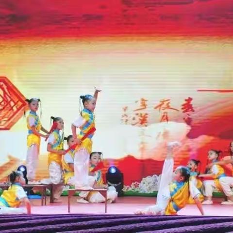 【艺凝舞蹈小课堂】为什么要鼓励孩子从小学舞？必知！