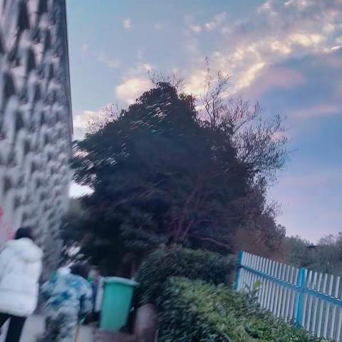 附身劳动创建 享受美好生活