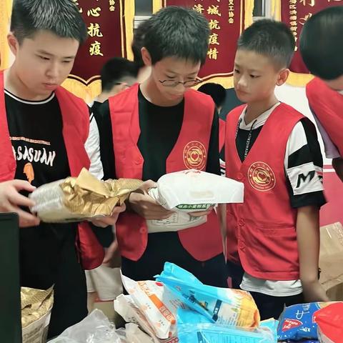 2021届同安一中 七升八年级3班 第六小组“手足情活动”