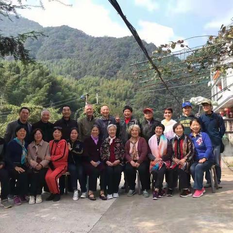 秋高气爽挥墨翰   七里山溪飘书香