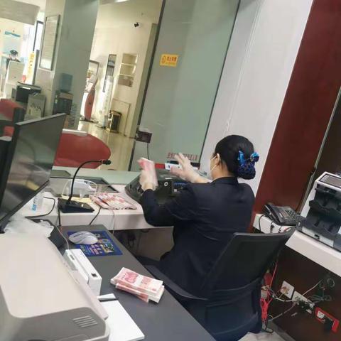 逆风而行，共克时艰，工行东信支行在行动