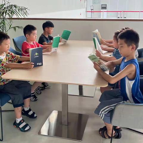 《小鲤鱼跃龙门》——东洲小学长江路校区一（9）班“快乐童谣”阅读小组