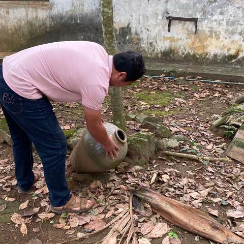 防控“登革热”新埠洋支部在行动